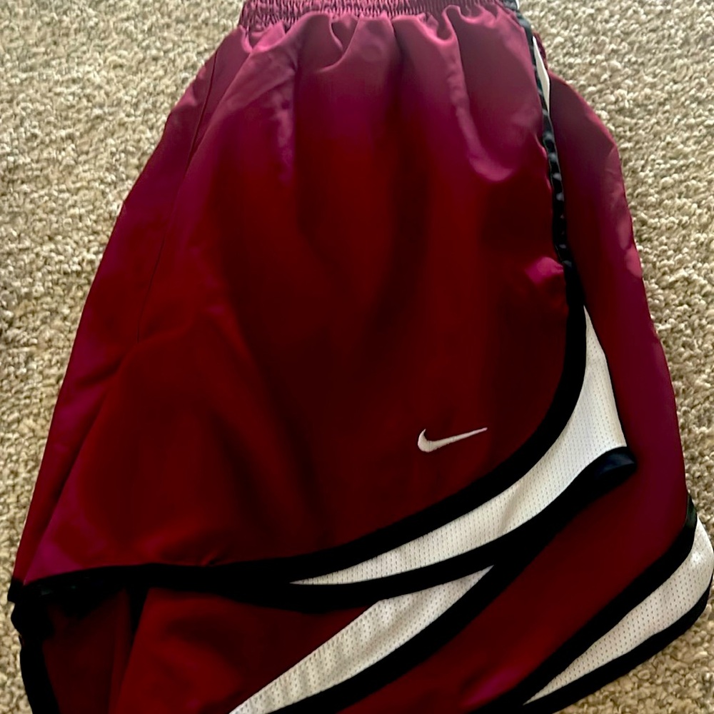 Nike . Dr-fit no rips stains or holes . No piling . Great condition.